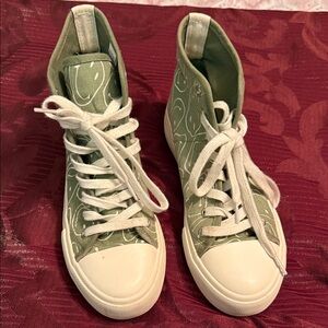 American Eagle Outfitters Green High-Top Sneakers